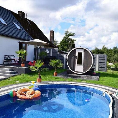 Las, Woda I Przygoda - Dom Z Sauna I Basenem Choczewo Esterno foto